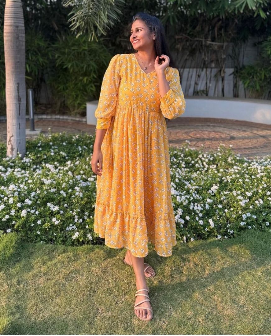 Summer yellow georgette maxi – THE PASTEL LOVE