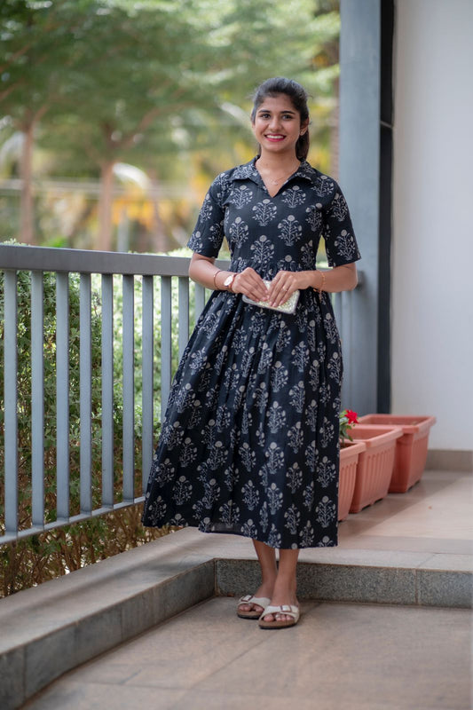 Black collar cotton maxi