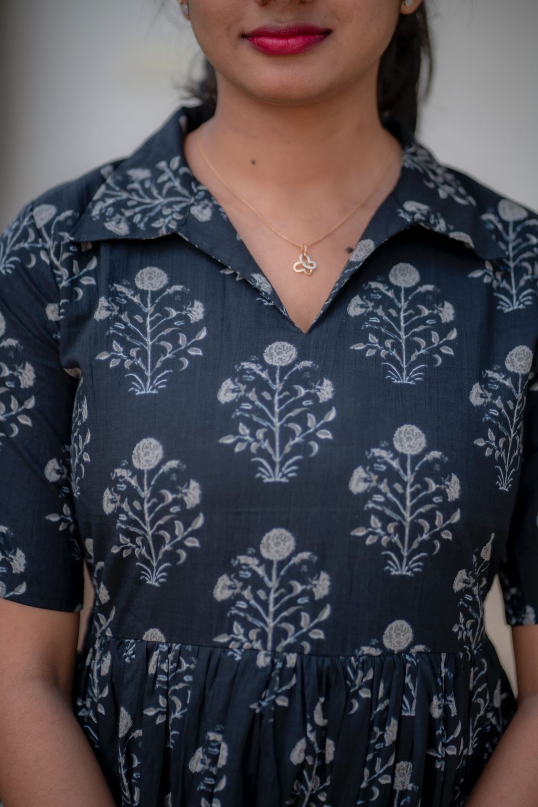 Black collar cotton maxi