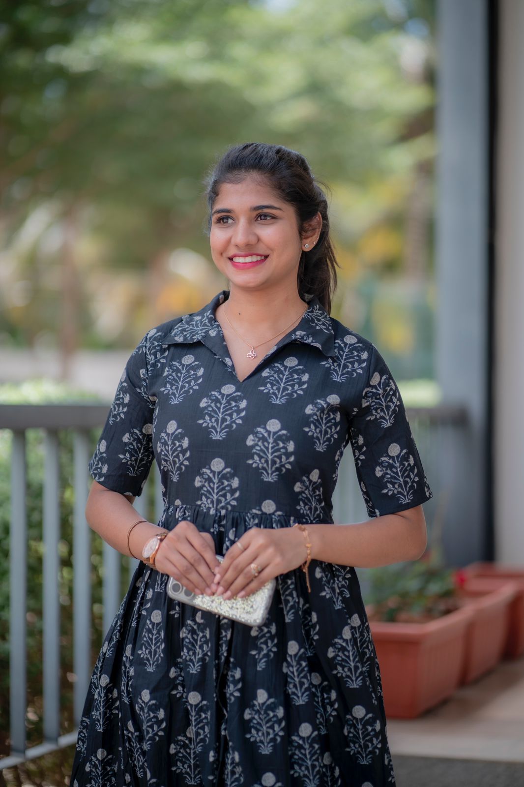 Black collar cotton maxi